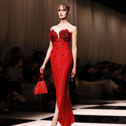 红色v领花朵抹胸亮片长款礼服裙宴会成人礼年会气质新年战袍