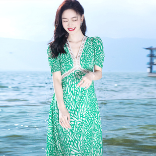 夏季气质显瘦雪纺长裙绿色碎花连衣裙法式小众清纯甜美仙女裙