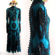 玻璃樽。维多利亚少女，70s英国设计师水晶钉珠，网纱真丝古董连衣裙