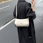 韩国2023秋冬流行白色包包单肩包女斜挎高级感洋气质感腋下包