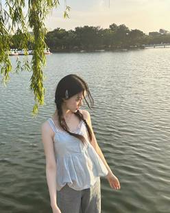 慢慢夏日蕾丝花边单排扣小吊带，纯欲感少女，蓝色宽松无袖背心上衣