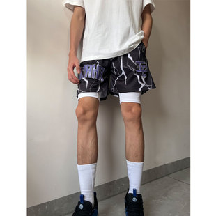ip闪电美式篮球短裤男假两件双层高，弹紧身内衬，不过膝休闲四分裤夏