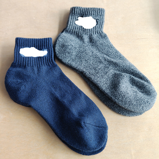 青岛外贸男士运动袜加厚底毛巾袜纯色深灰色冬天保暖深蓝色短袜