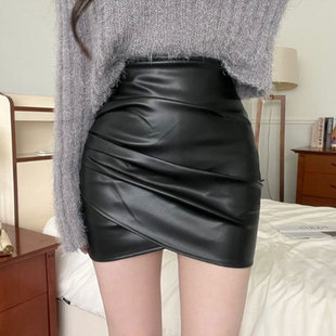 黑色褶皱不规则半身裙短款女秋冬韩版高腰紧身性感pu皮包臀一步裙