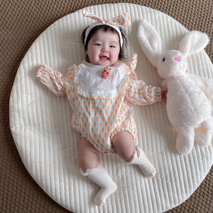 女婴儿连体衣服男宝宝，0网红3春夏装，6个月1岁外套装婴幼儿三角哈衣