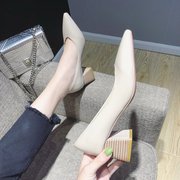 女士尖头高跟鞋韩版时尚浅口单鞋，2023春季v口百搭粗跟工作鞋
