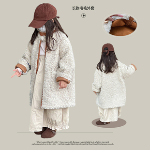 女童韩版复古中长款外套2023冬装，宝宝洋气保暖冬季儿童加绒毛毛衣