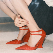 包头凉鞋红色尖头坡跟，高跟鞋女2024春豹纹时装，性感玛丽珍单鞋