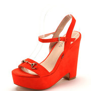 一字带大红色真皮内里凉鞋女夏季露趾超高坡跟水台金属KL42117503