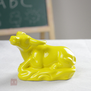 陶瓷生肖动物瓷水牛摆件家居饰品，黄现代(黄现代)简约工艺品摆设小装饰客厅