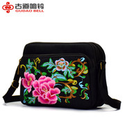 2019绣花包中国风刺绣，黑色帆布三拉链女士，斜跨小包零钱手机包