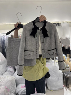 今年流行羽绒内胆小香风套装冬季设计感小众洋气上衣半身裙两件套