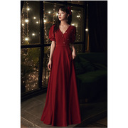 2024敬酒服新娘红色连衣裙平时可穿酒红色，结婚订婚晚礼服缎面长裙