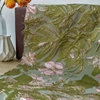 青绿色金丝粉花浮雕，褶皱感提花面料连衣裙，春秋日杂装饰画布料