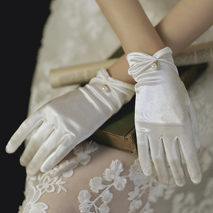 新娘手套蕾丝黑白酒红色结婚礼服秀禾服白纱，婚纱缎面短款优雅复古