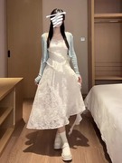 韩系设计感甜美法式收腰显瘦仙女白色吊带连衣裙，小个子荷叶边裙子