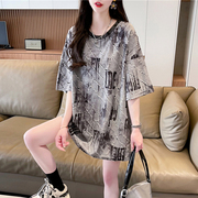 设计感小众短袖t恤女夏季韩版宽松大码女装，中长款个性破洞上衣服