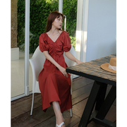 法式复古连衣裙女夏2020红色，泡泡袖v领小众，赫本气质收腰长裙