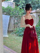 法式复古红色丝绒吊带连衣裙春秋，高腰修身中长款打底裙女敬酒礼服