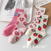 春秋款中筒袜粉色爱心草莓袜子女时尚百搭日系可爱ins潮字母长袜