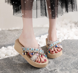 交叉拖鞋女民族风夏季外穿时尚，小香带人字拖坡跟厚底沙滩凉鞋