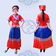 短袖长裙款彝族女装尖角，彝大红色云南民族服装红蓝三件套送瓦盖