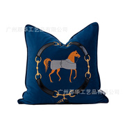 轻奢蓝白抱枕套室内设计搭配沙发靠枕动物，马贴布绣设计荷兰绒柔软