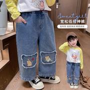 韩版时尚女童2024年春季潮流酷范贴布熊图案休闲牛仔裤外贸