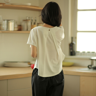 无谓韩式文艺2023夏女装(夏女装)前短后长，宽松休闲短袖白色t恤女上衣