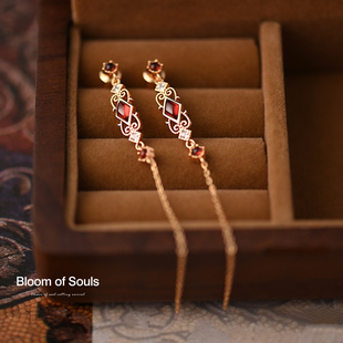 《绯红香氛》原创设计s925纯银，耳钉天然红石榴石耳环复古红色礼物