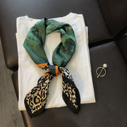 韩国搭配绿色豹纹印花小方巾丝巾女春秋装饰薄款时尚洋气围巾