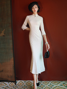 白色旗袍2022年女改良秋冬高端气质，年轻款长款复古鱼尾连衣裙