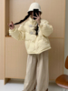 奶黄色牛角扣短款轻薄羽绒服，女冬2023年韩系奶呼呼小个子绗缝
