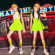 女童啦啦队演出服爵士舞短裙，表演服荧光绿少儿，夏季短袖潮服套装