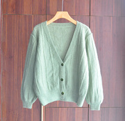 韩国春季纯羊毛100%宽松开衫，v领毛衣，豆绿色外套上衣女外搭