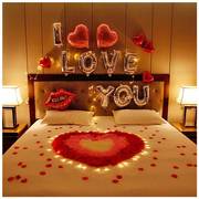 520情人节浪漫表白场景，酒店房间布置床上花，求婚室内简约告白神器