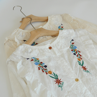 木夏~春装日系森女上衣，花草刺绣长袖白色衬衫，女蕾丝翻领衬衣