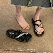 拖鞋女2024夏外穿法式精致高级感配裙子厚底，夹趾泰国沙滩凉鞋