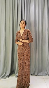 原创经典豹纹小众设计高级感v领显瘦性感连衣裙超长包臀裙