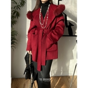 韩版高端狐狸毛领连帽红色，双面短款羊毛，大衣黑色浴袍长款毛呢外套