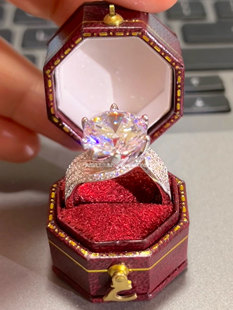 18k金豪华(金豪华)五克拉高碳钻石戒指，超大仿真钻戒求婚结婚订婚指环