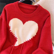 设计感拼色爱心红色毛衣女(毛，衣女)本命年圣诞穿搭宽松圆领套头内搭针织衫