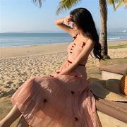 粉色吊带裙纯欲风裙子2022春设计感蝴蝶连衣裙沙滩度假裙