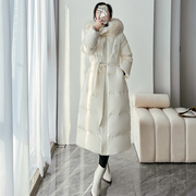 白色大毛领羽绒服女2023年冬季连帽，时尚白鹅绒(白鹅绒)加厚长款外套潮