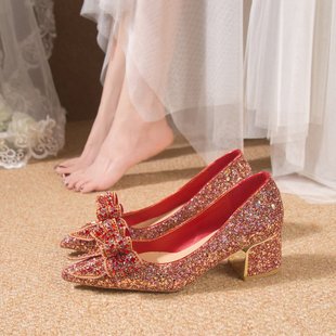 红色婚鞋婚纱秀禾高跟新娘鞋，2023秋季珍珠蝴蝶结结婚单鞋粗跟