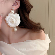珍珠白色玫瑰花朵耳夹轻奢小众网红高级感森系新娘无耳洞耳环耳饰