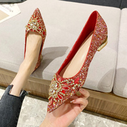 红色婚鞋女低跟中式秀禾水晶新娘鞋，2024年平底尖头单鞋不累脚