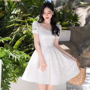 点点yesjing原创设计一字领露肩连衣裙女2022夏季白色小个子短裙