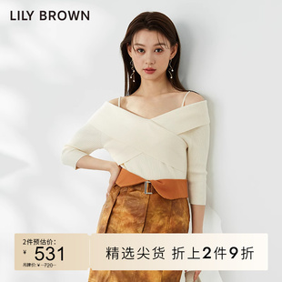 lilybrown2023秋冬纯色交叉一字领修身针织上衣lwnt234039