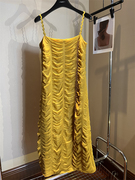 黄色豆腐蓬蓬裙  一起奔跑在肌理感吊带连衣裙设计感小众波浪长裙